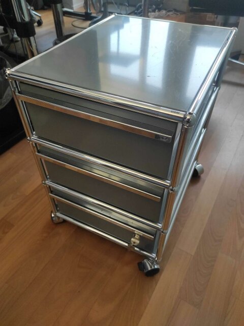 Rollcontainer Korpus von USM Haller mit drei Schubladen, grau